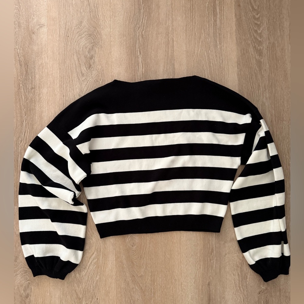 Arakii Striped Rib Sweater Black and White Small Perfect Condition - Picture 5 of 7